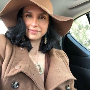 Meet your Posher, Beliza